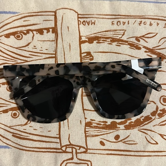 Free People Lexi Polarized Sunglasses NWT - Picture 6 of 9